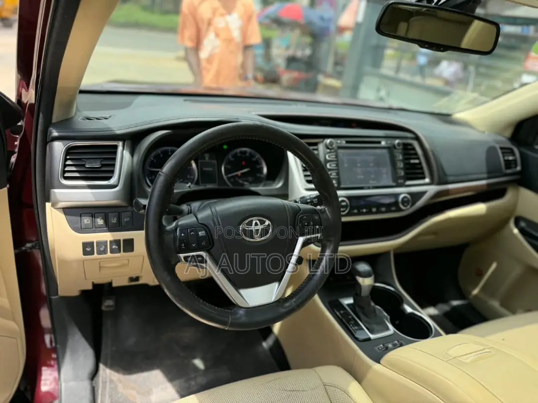 Toyota Highlander Limited Platinum 4dr SUV AWD (3.5L 6cyl 6A) 2015