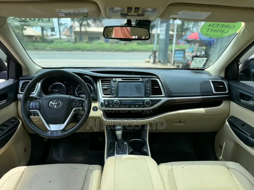 Toyota Highlander Limited Platinum 4dr SUV AWD (3.5L 6cyl 6A) 2015
