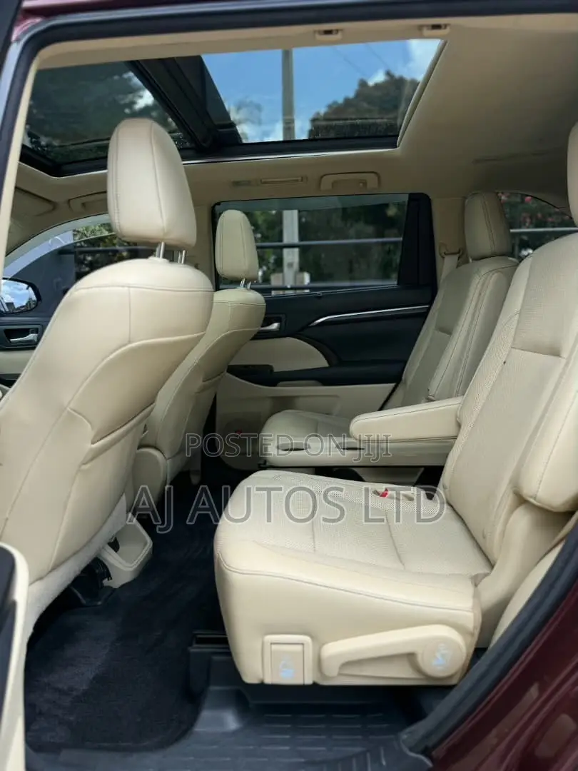 Toyota Highlander Limited Platinum 4dr SUV AWD (3.5L 6cyl 6A) 2015