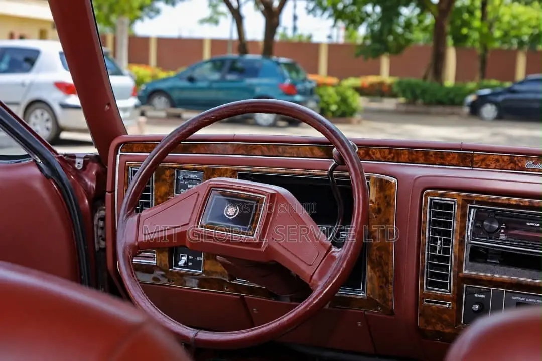 Cadillac Deville 1988 Burgundy