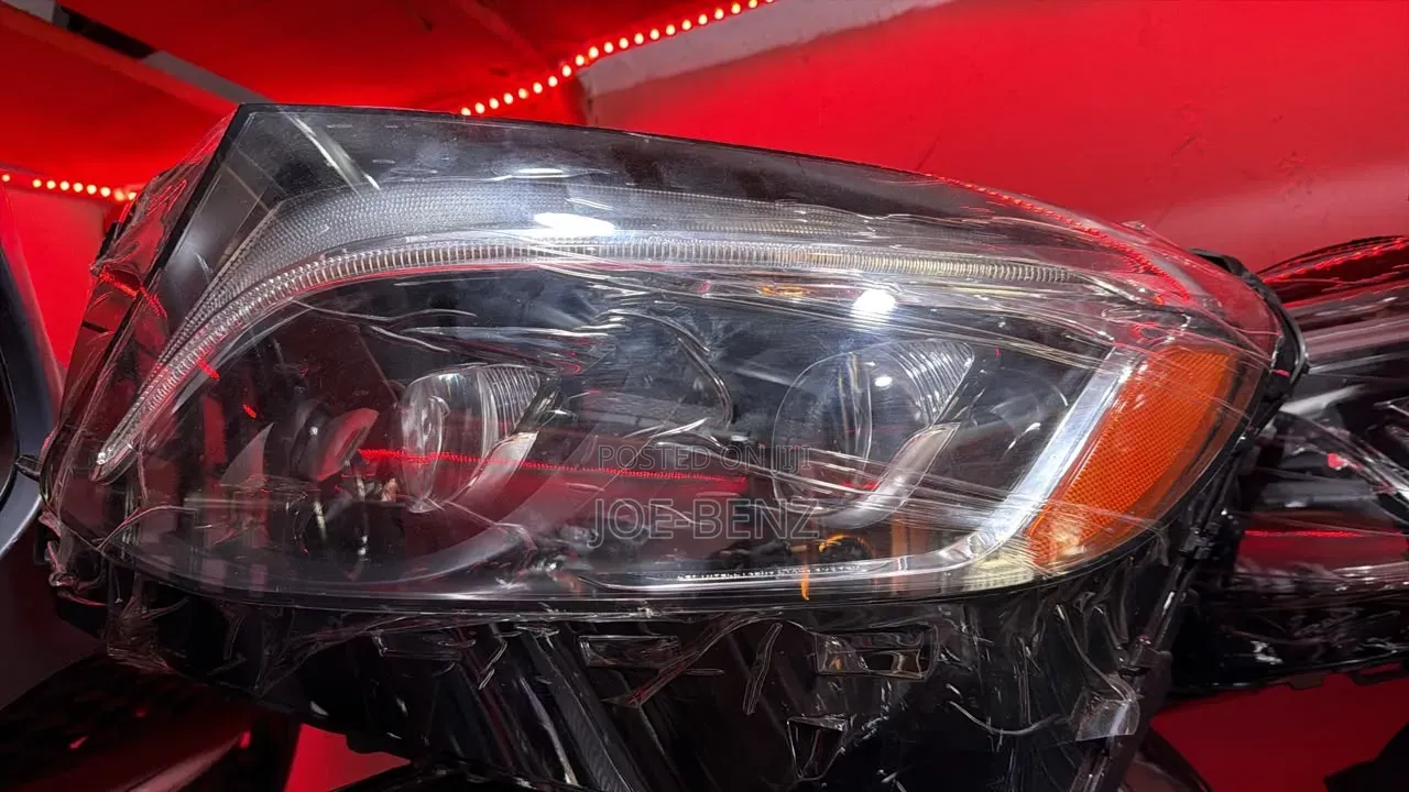 Glc300 2018 Double Beam Headlight American Spec