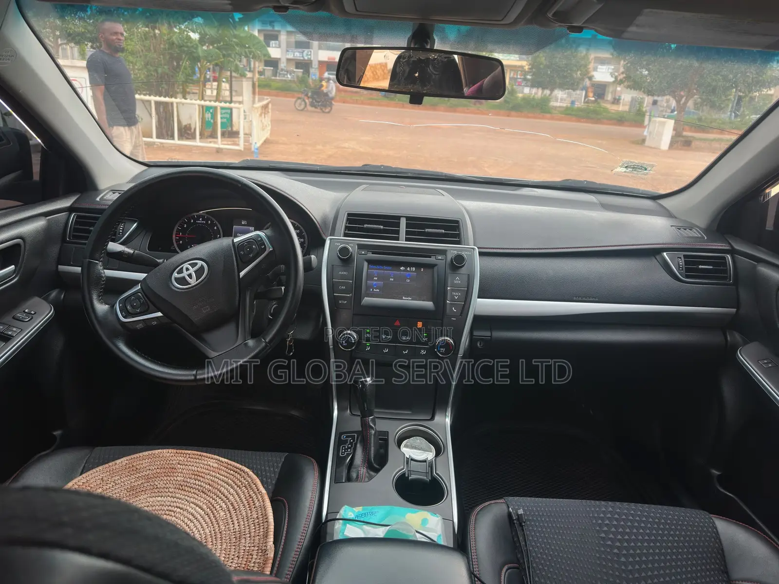 Toyota Camry SE 4dr Sedan (2.5L 4cyl 6A) 2015 Silver