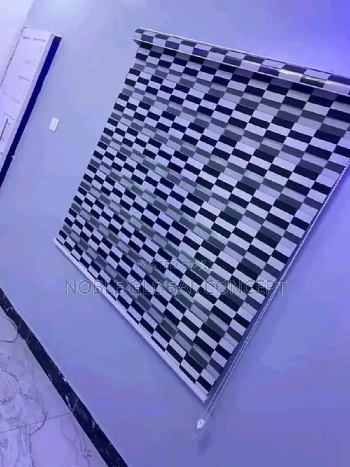 Black/White Window Blind