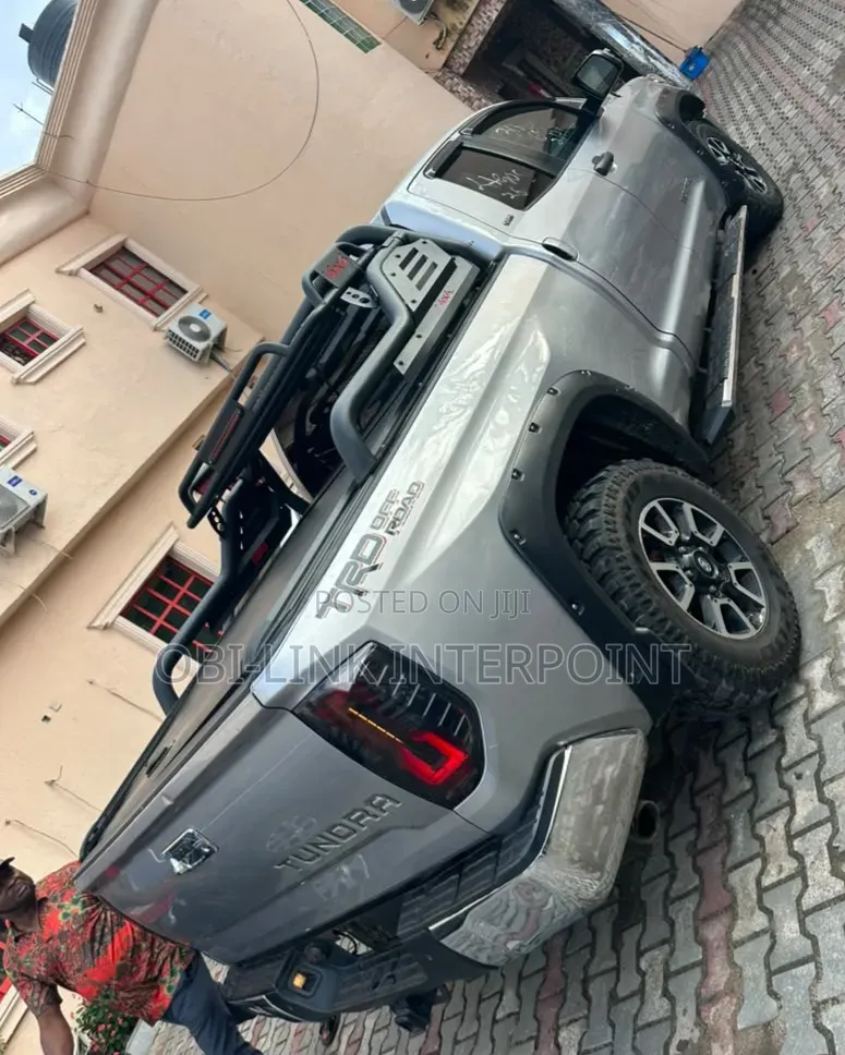 Toyota Tundra 2016
