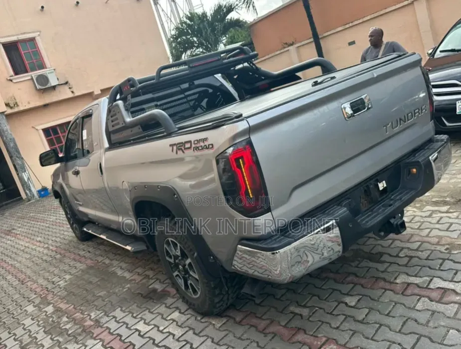 Toyota Tundra 2016