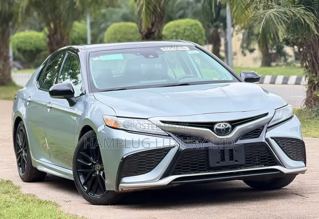 Toyota Camry 2023 Silver