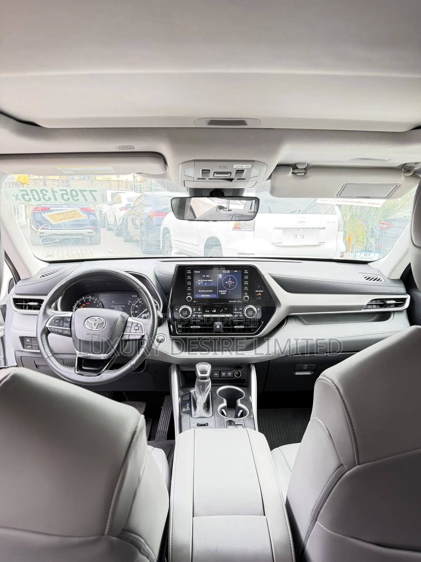 Toyota Highlander XLE 2021 Silver