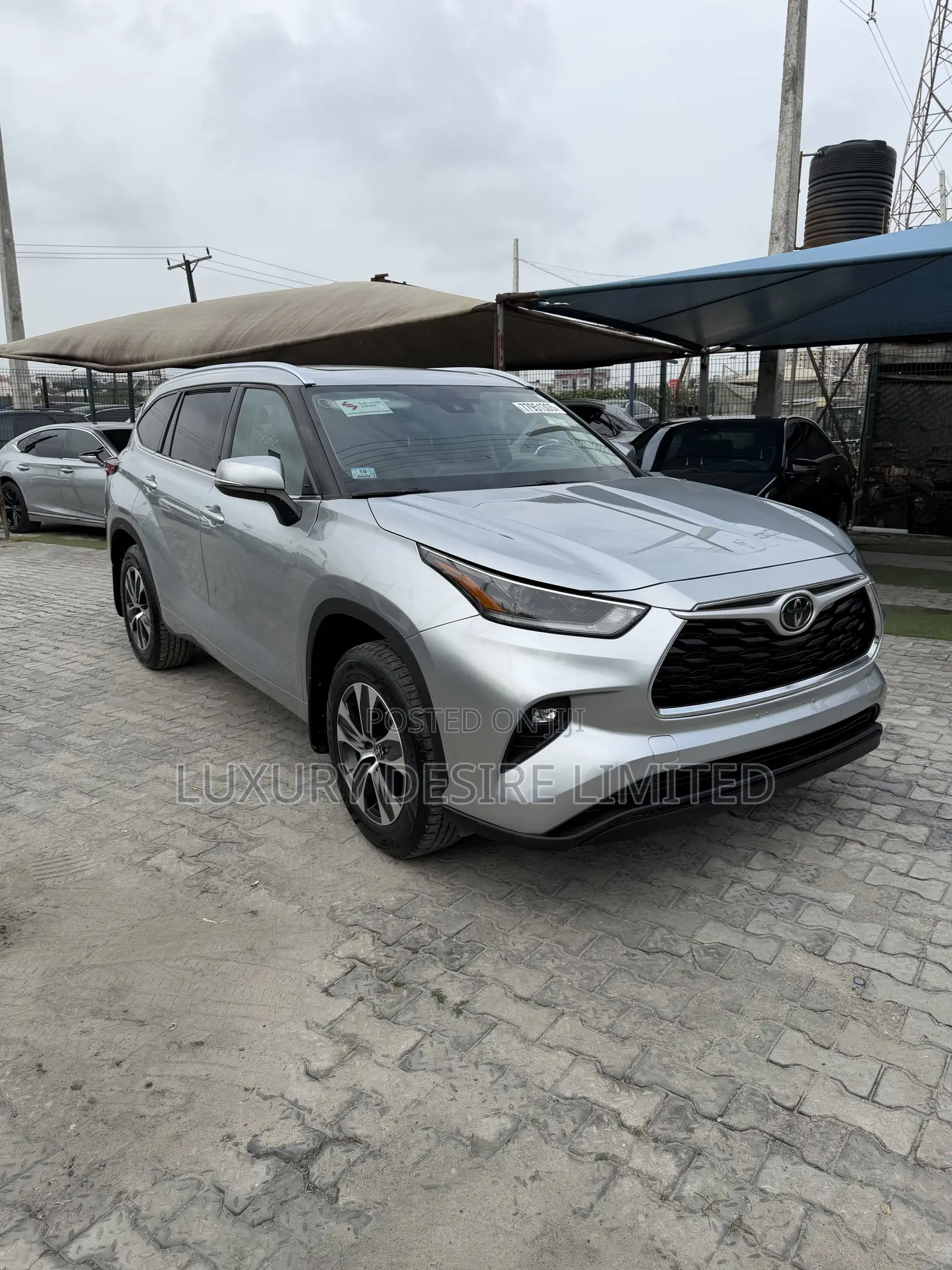 Toyota Highlander XLE 2021 Silver