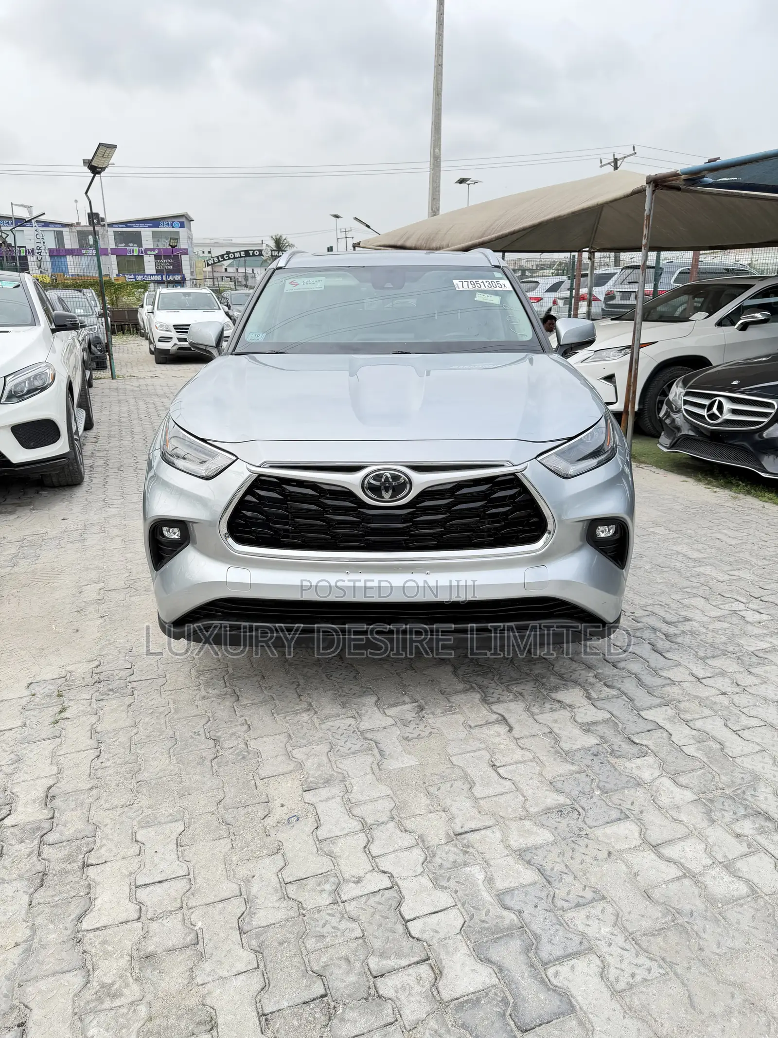 Toyota Highlander XLE 2021 Silver