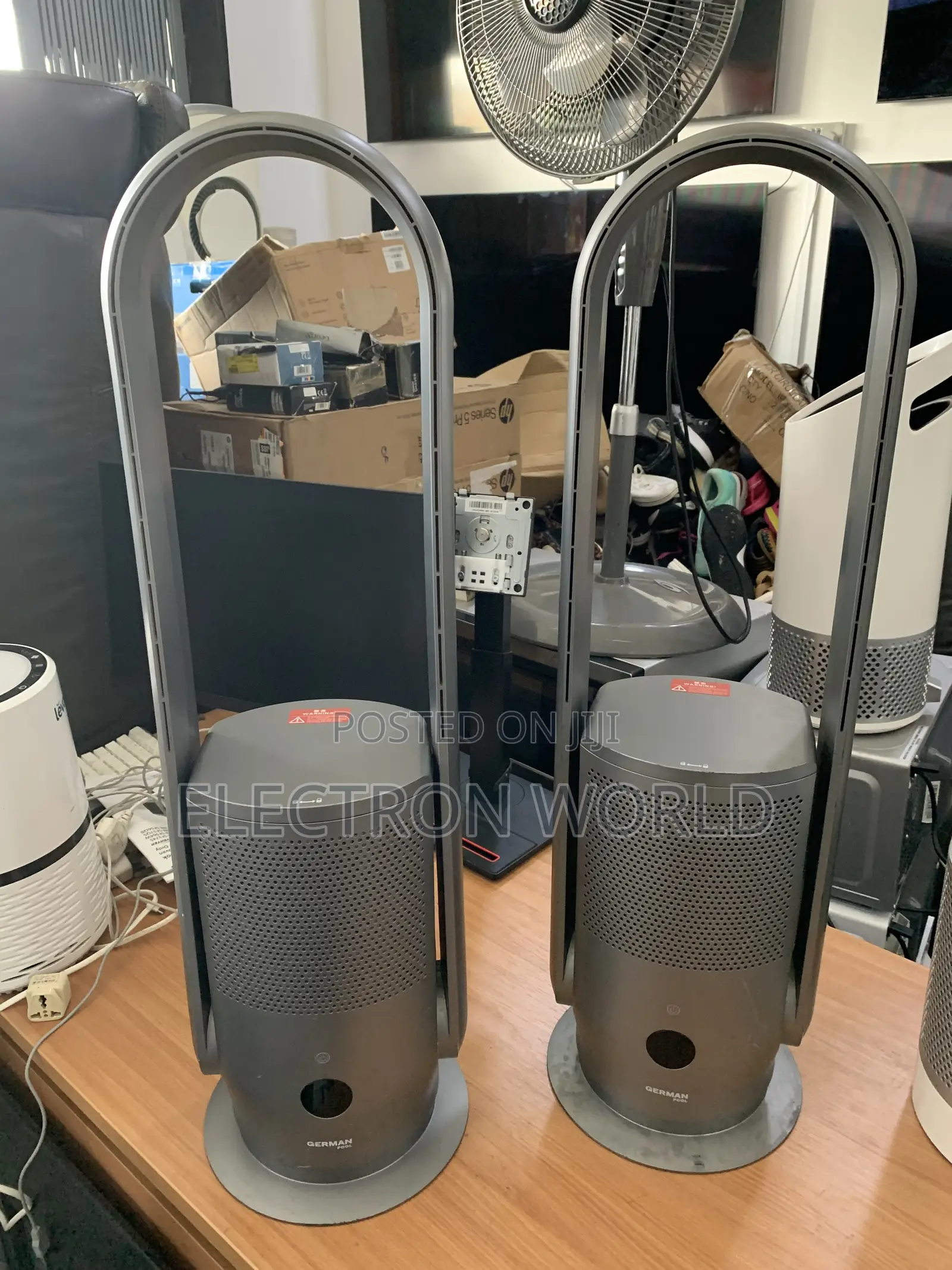 German Pool Foreign Used Bladeless Fan and Air Purifier.