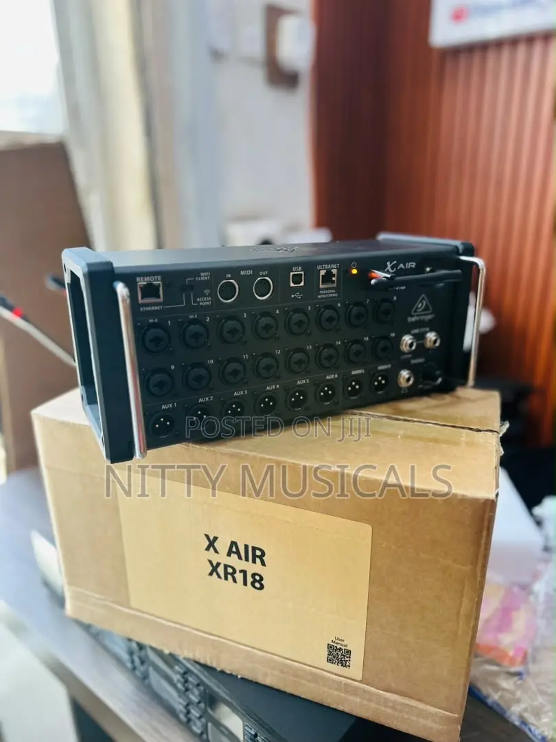 Behringer Xair Xr18 Digital Controlled Mixer