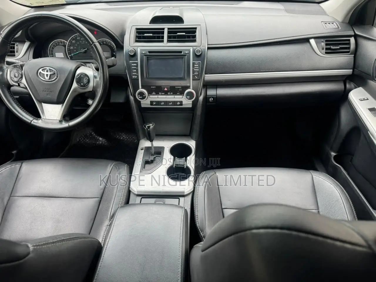 Toyota Camry SE 4dr Sedan (2.5L 4cyl 6A) 2014 Gray