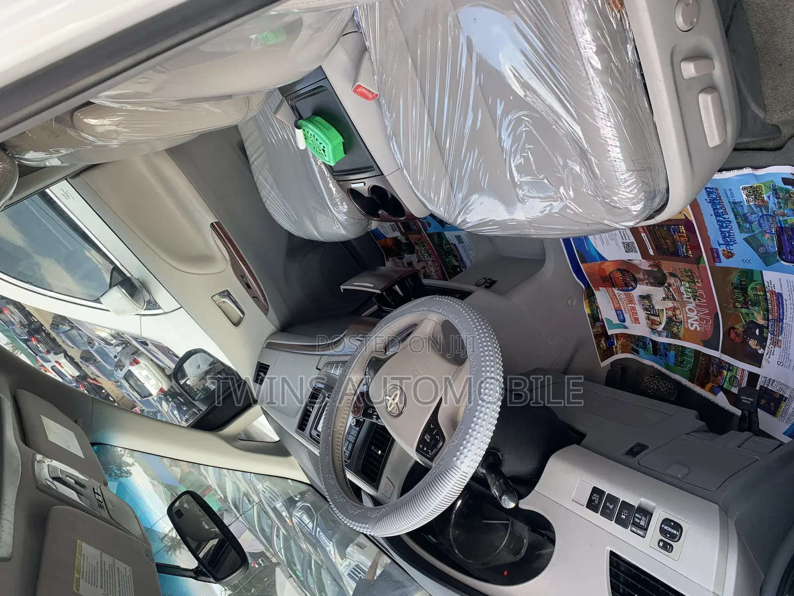 Toyota Sienna XLE 7-Passenger 4dr Minivan AWD (3.5L 6cyl 6A) 2015 White