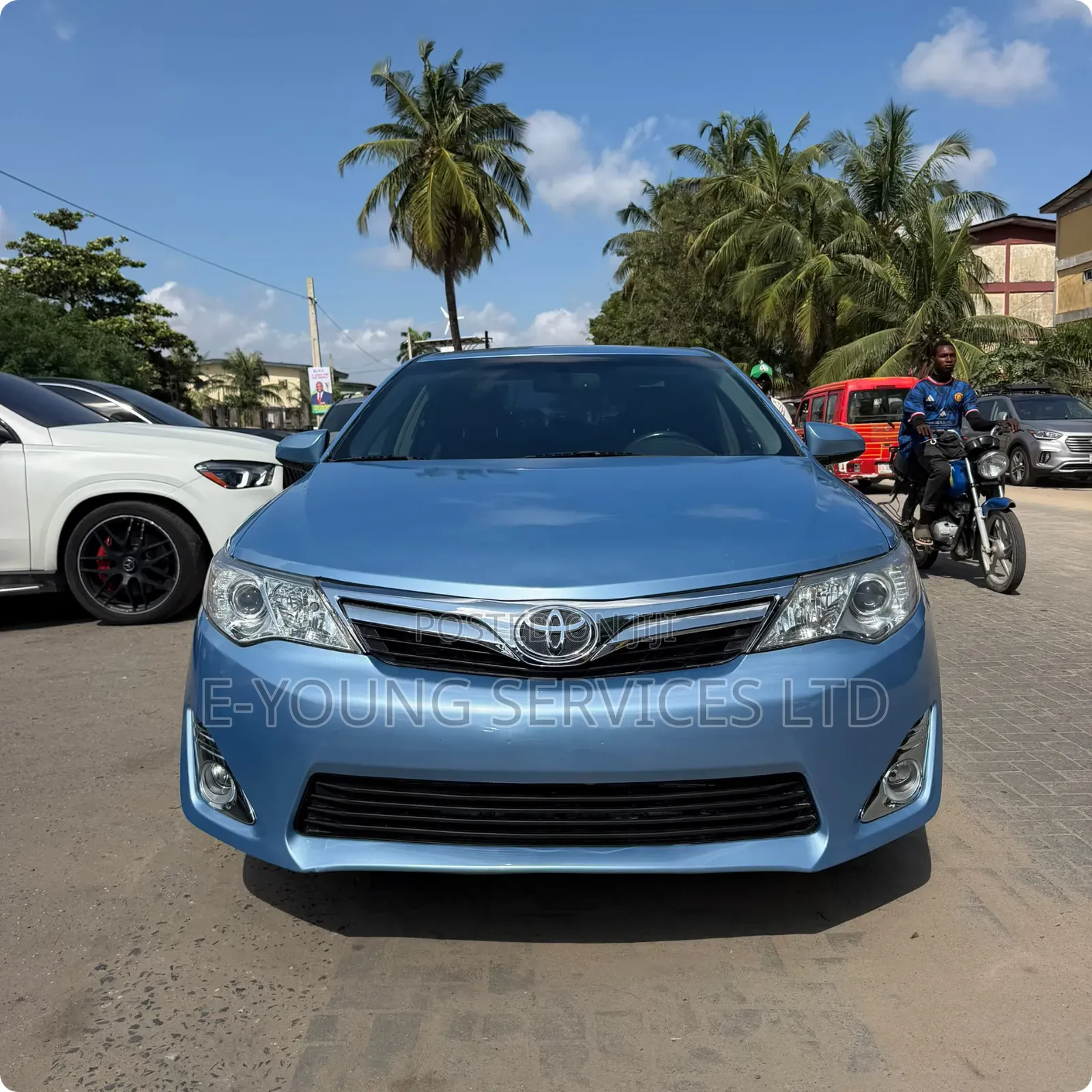Toyota Camry XLE 4dr Sedan (2.5L 4cyl 6A) 2012 Blue