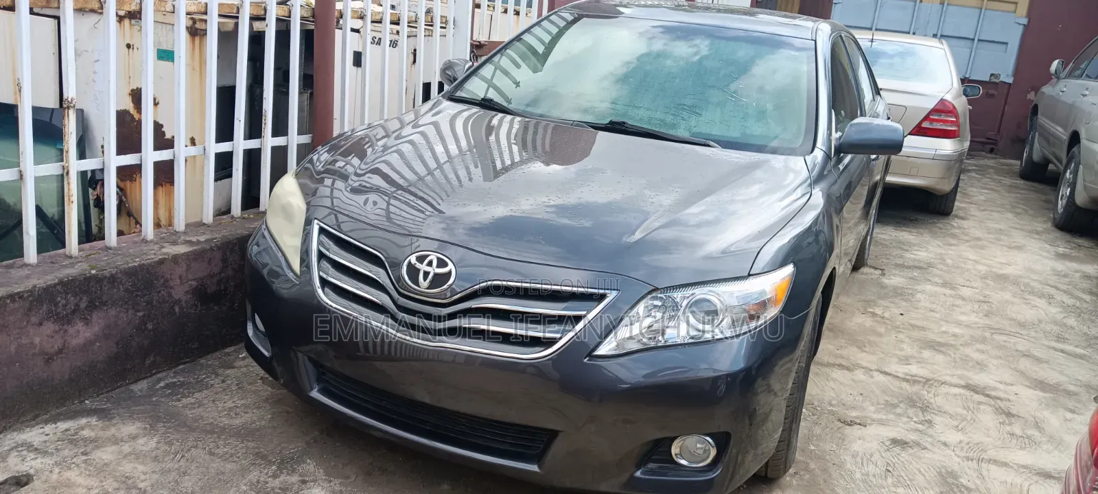 Toyota Camry XLE 4dr Sedan (2.5L 4cyl 6AM) 2010 Gray