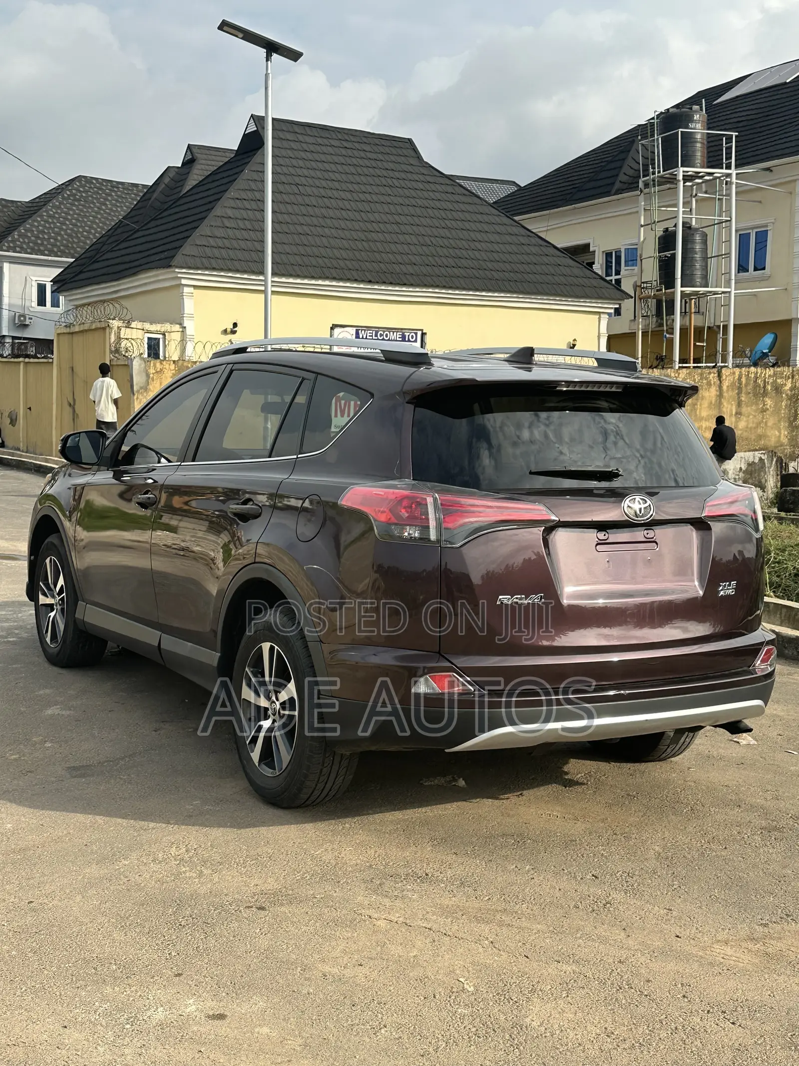 Toyota RAV4 XLE AWD (2.5L 4cyl 6A) 2016 Burgundy