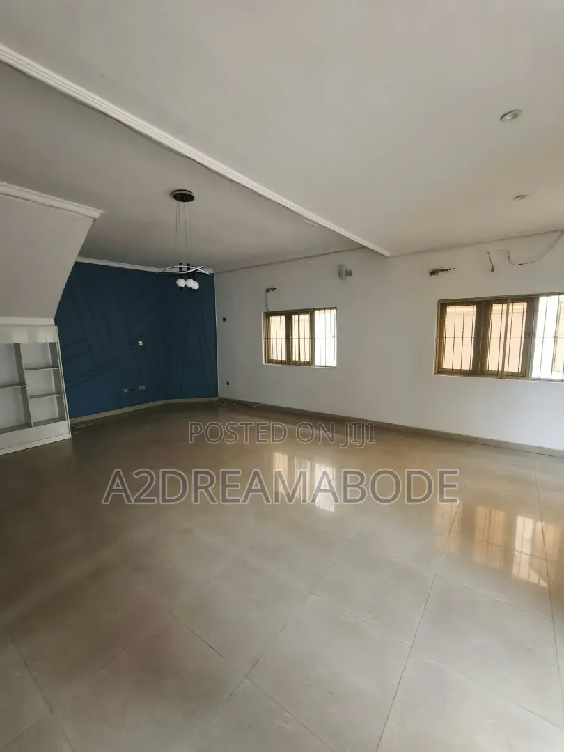 4bdrm Duplex in Ikeja for rent