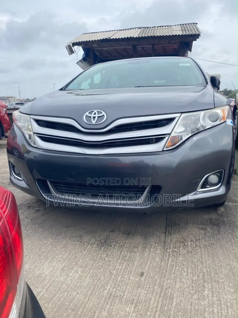 Toyota Venza XLE 4dr Wagon AWD (3.5L 6cyl 6A) 2015 Gray