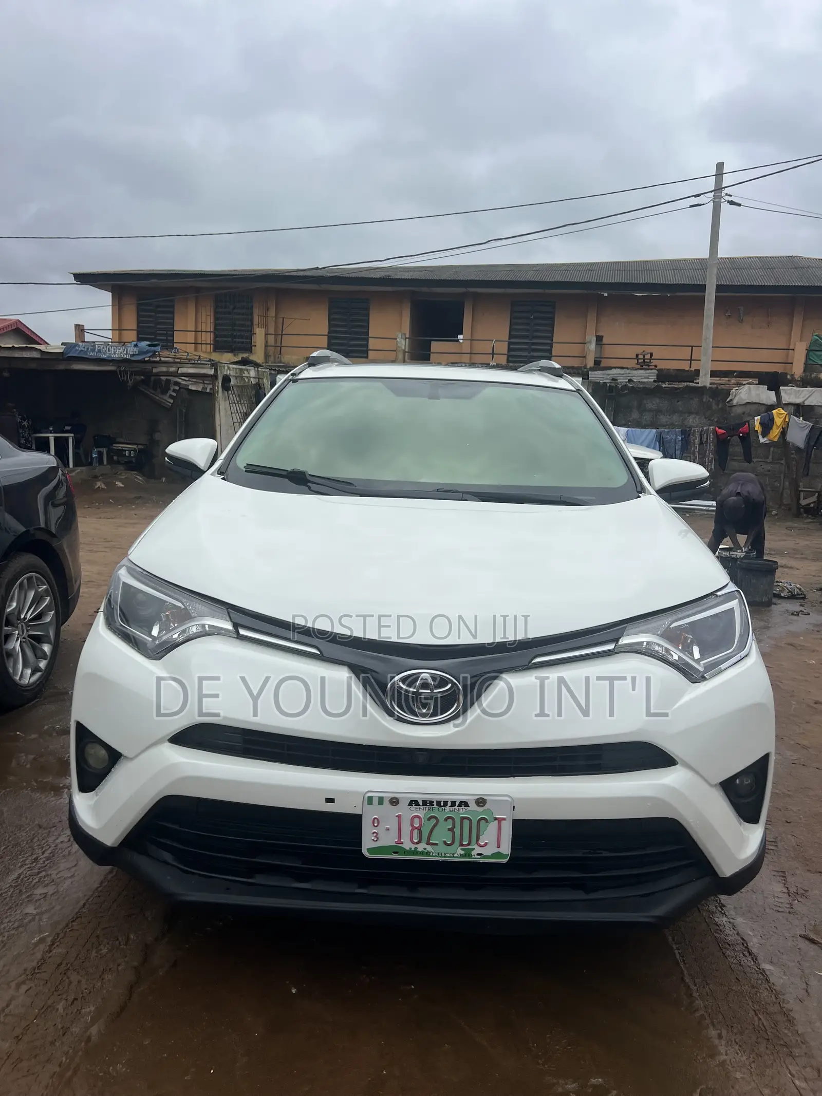Toyota RAV4 XLE AWD (2.5L 4cyl 6A) 2016 White