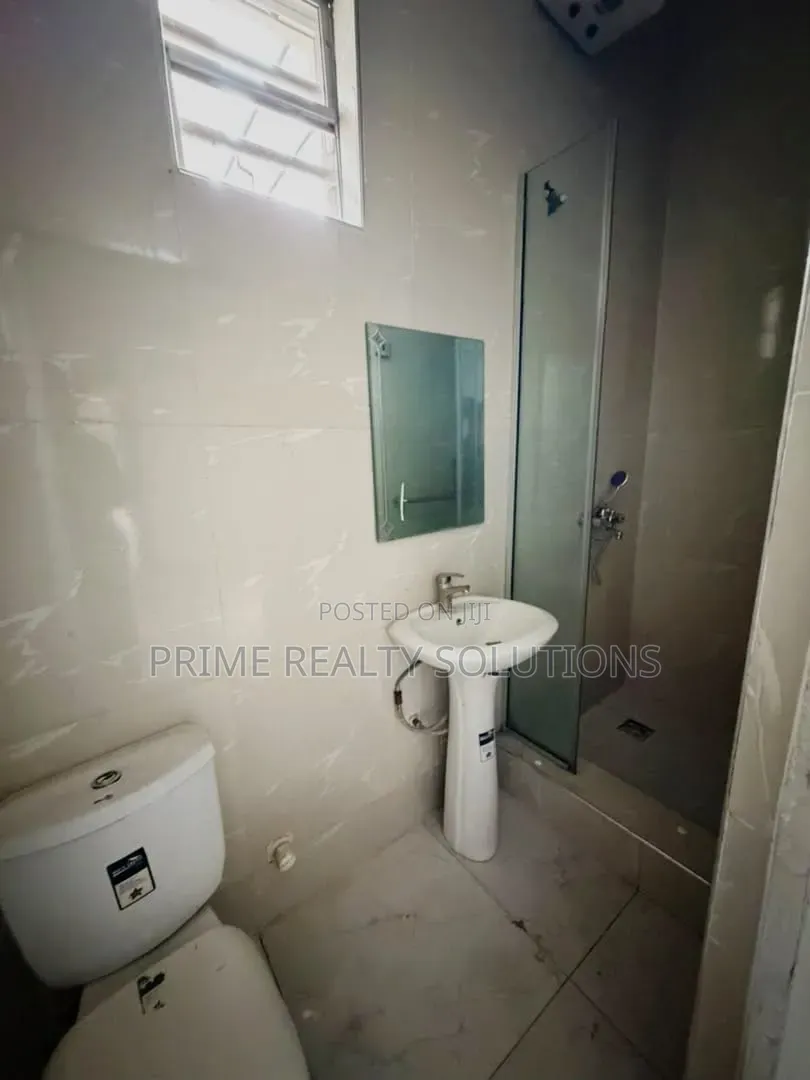 Mini Flat in Thomas Estate for rent