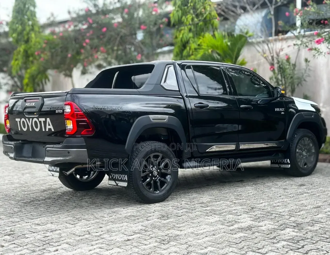 New Toyota Hilux 2025 Black