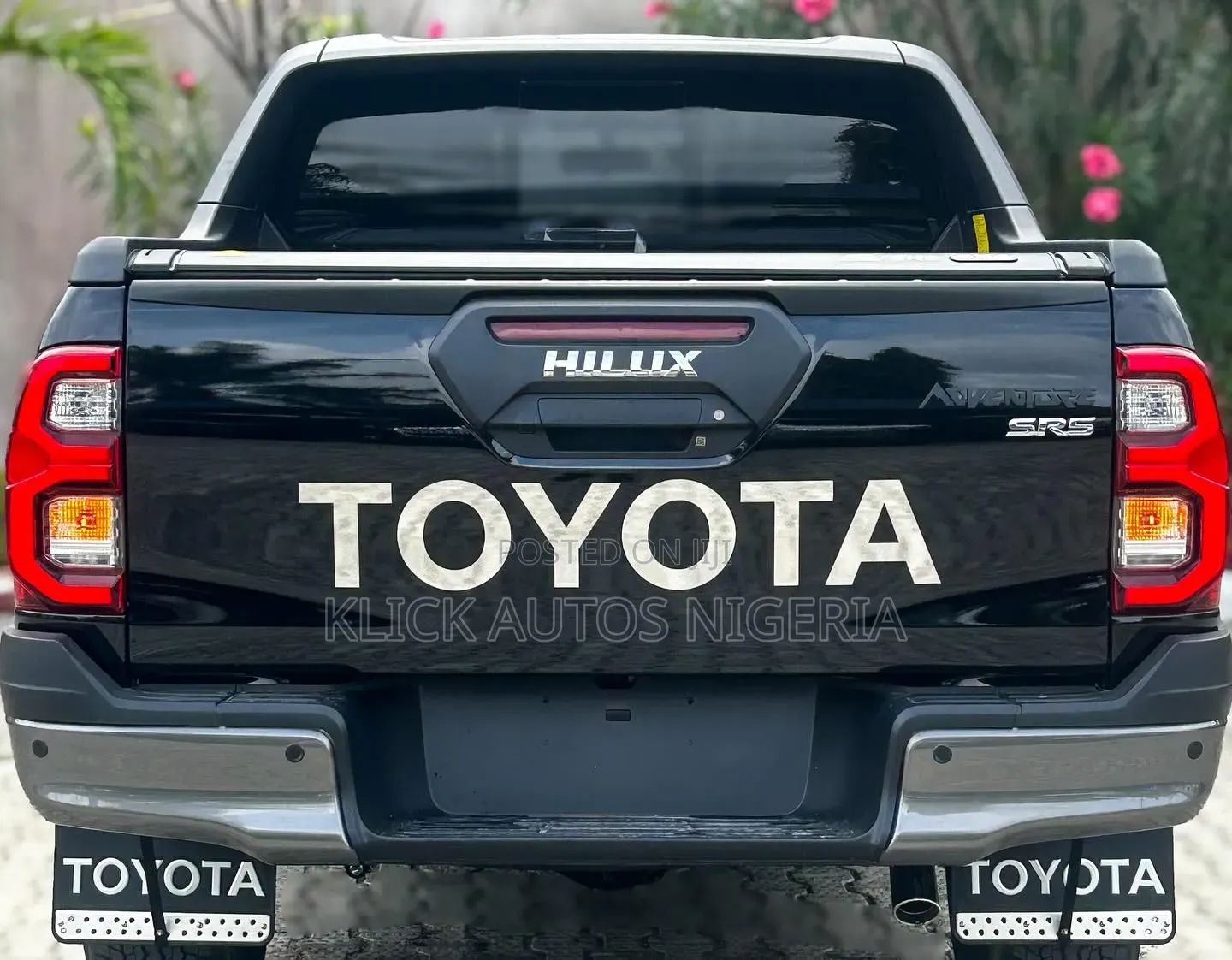 New Toyota Hilux 2025 Black