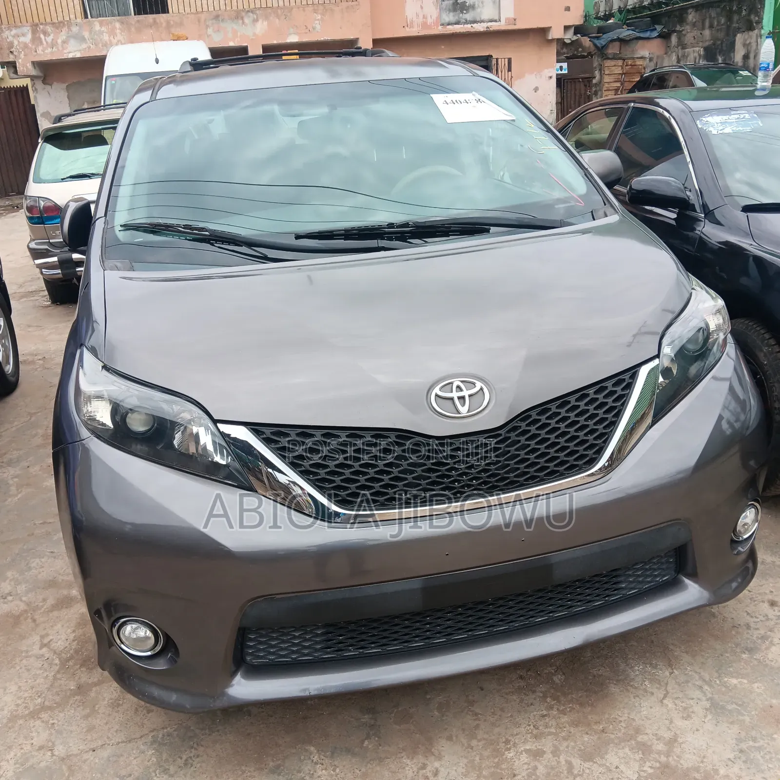 Toyota Sienna SE FWD 8-Passenger 2013 Green