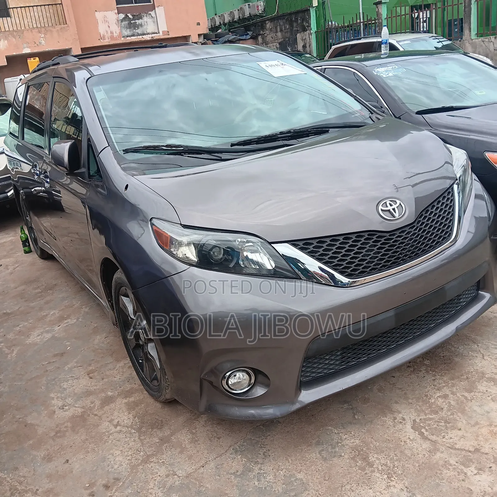 Toyota Sienna SE FWD 8-Passenger 2013 Green
