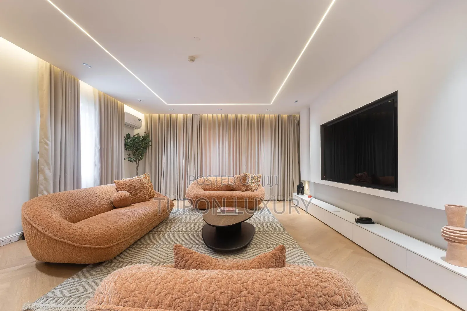 Luxury Premium 3 Bedroom Apartment With Pool and Bath Tub
