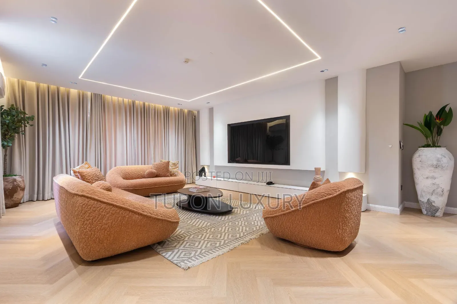 Luxury Premium 3 Bedroom Apartment With Pool and Bath Tub