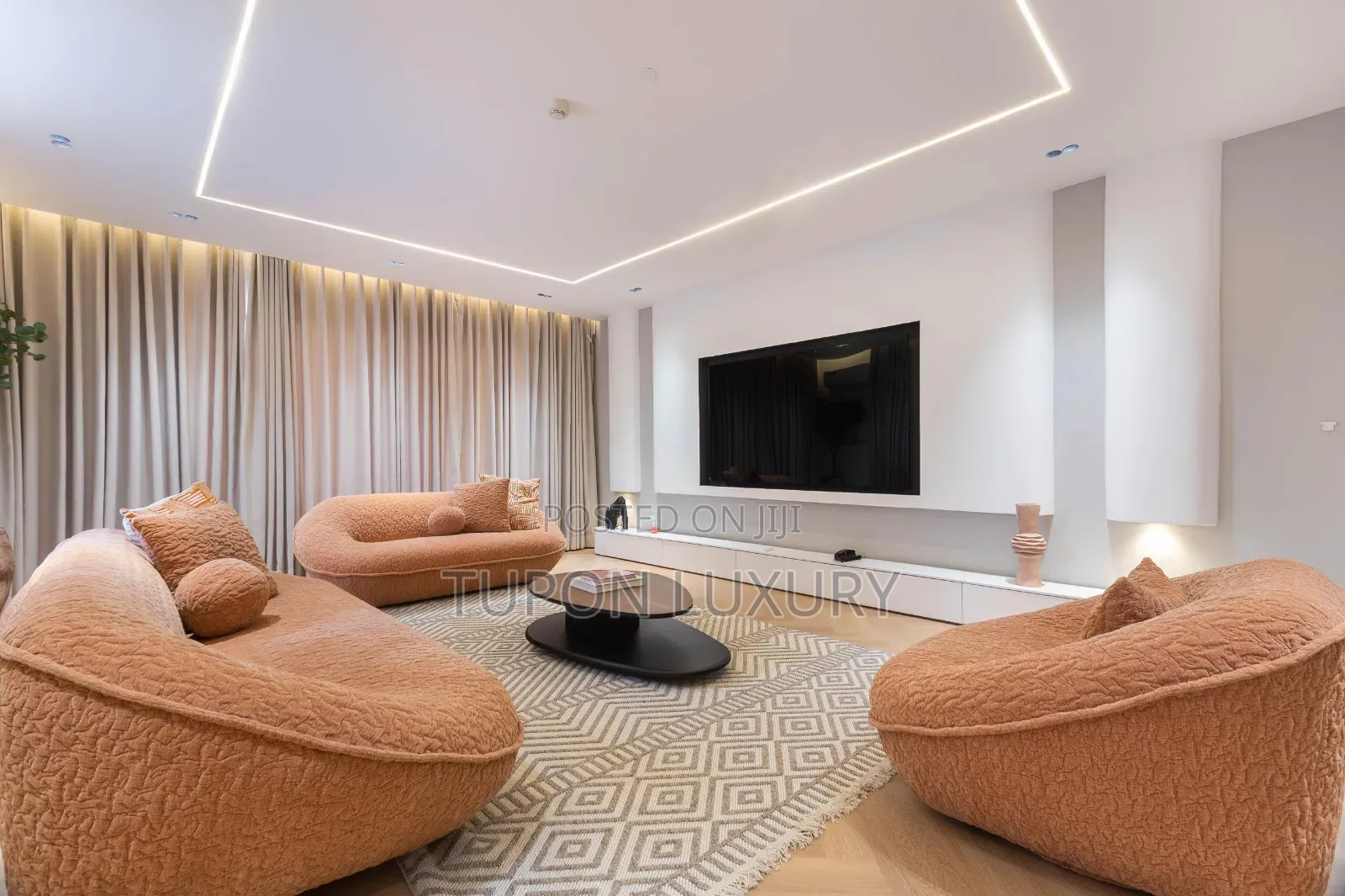 Luxury Premium 3 Bedroom Apartment With Pool and Bath Tub