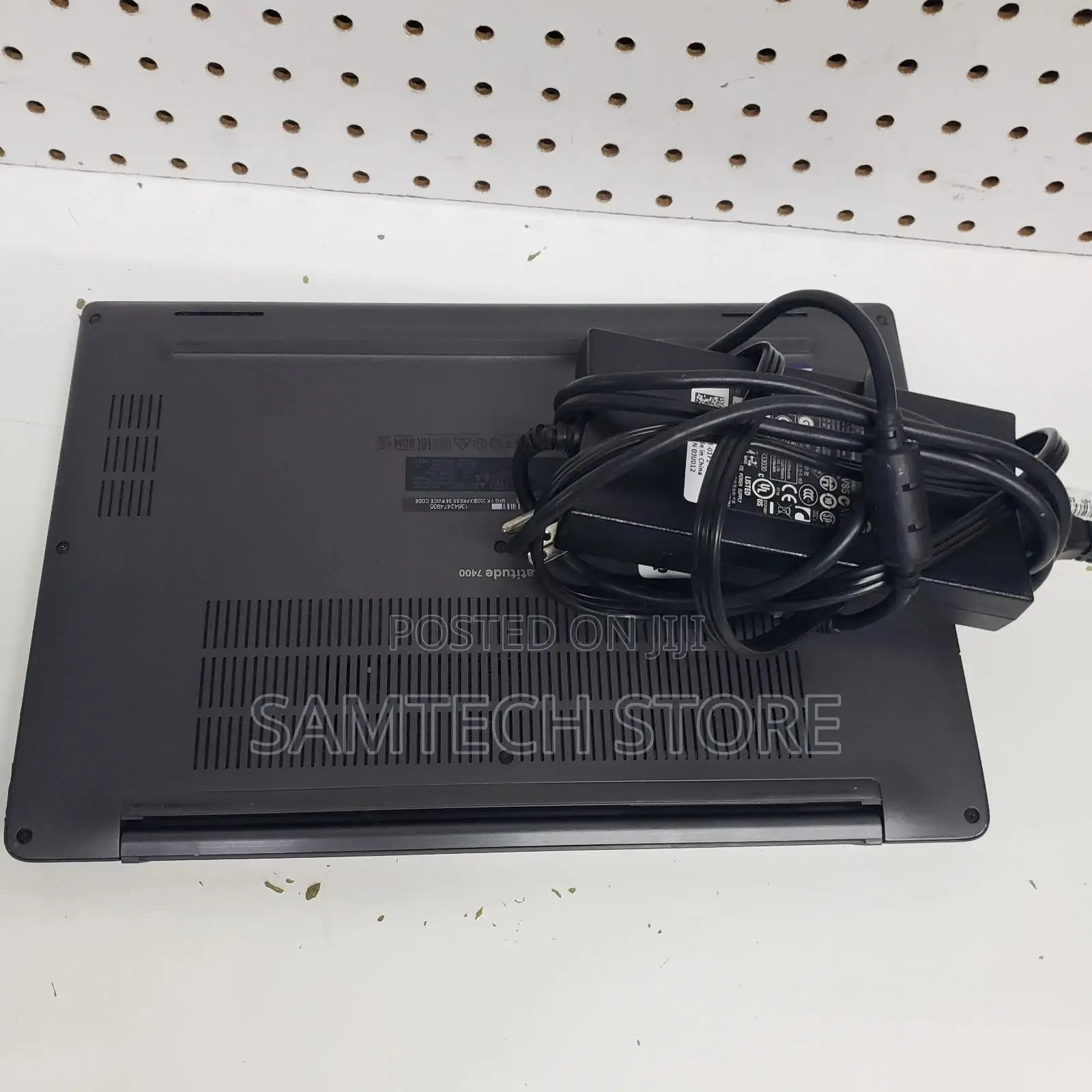 Laptop Dell Latitude 7400 8GB Intel Core Ultra 7 SSD 256GB