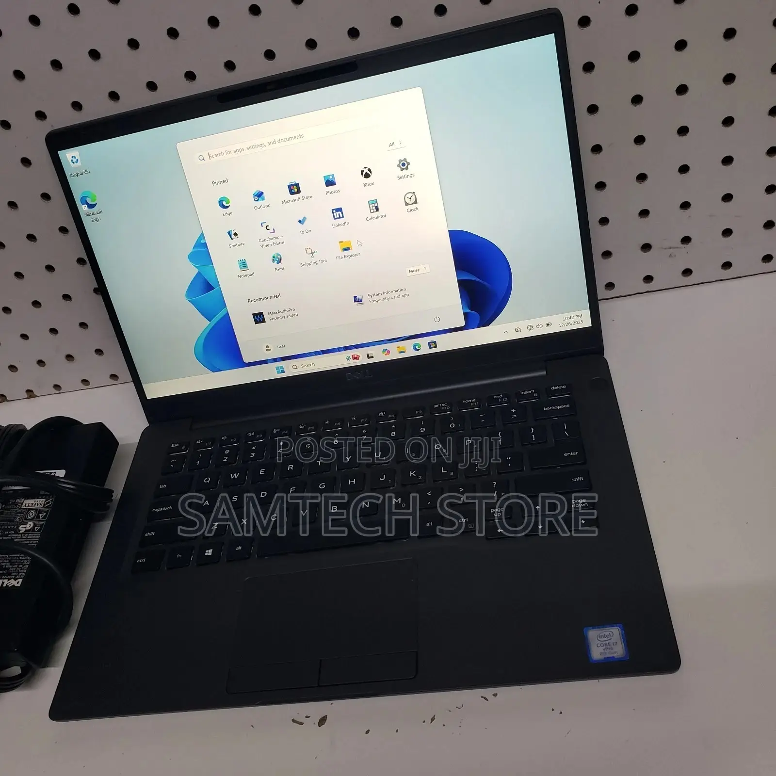 Laptop Dell Latitude 7400 8GB Intel Core Ultra 7 SSD 256GB