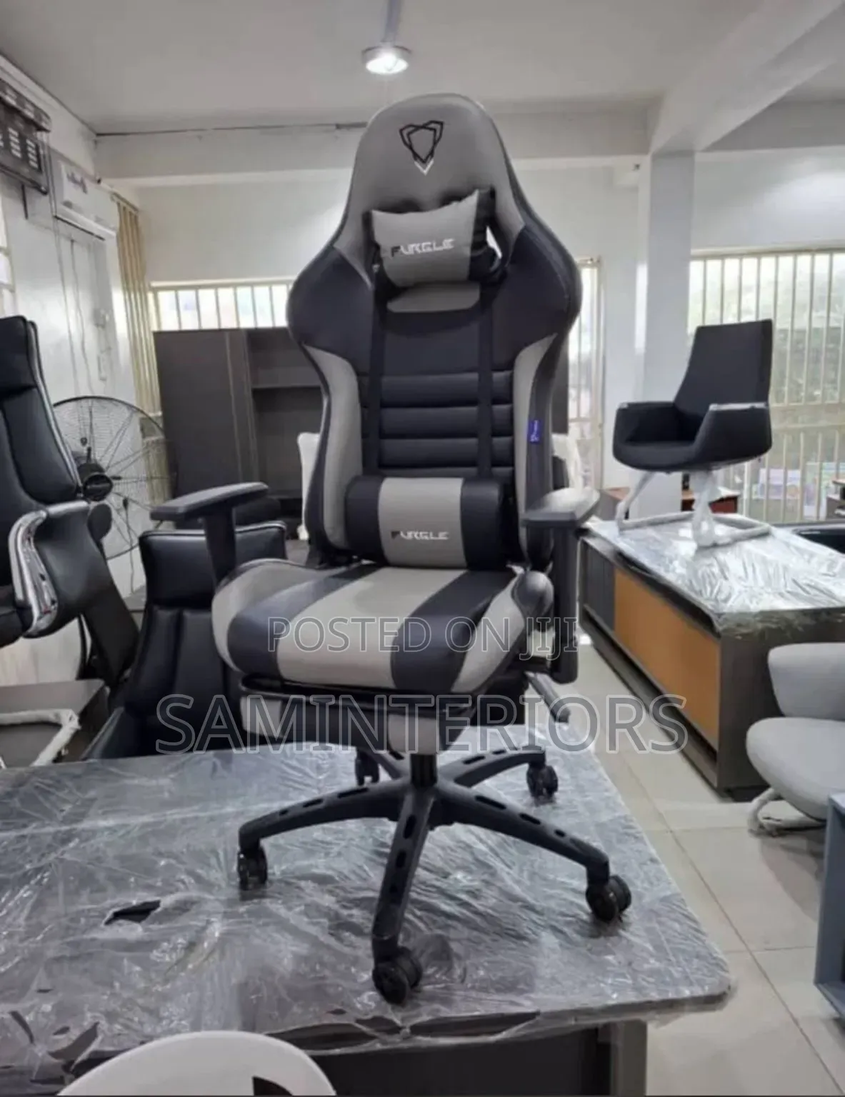 New Executive Swivel Office Chair With Neck Support