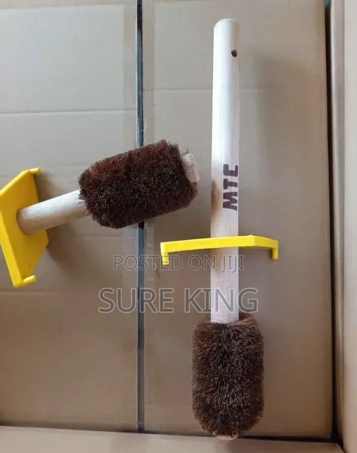 MTC Wooden Toilet Brush With Holder (Brand New)