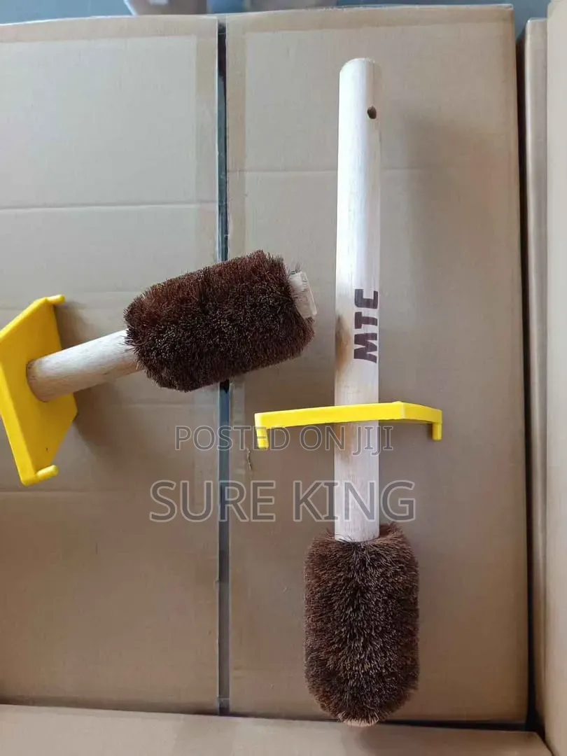 MTC Wooden Toilet Brush With Holder (Brand New)