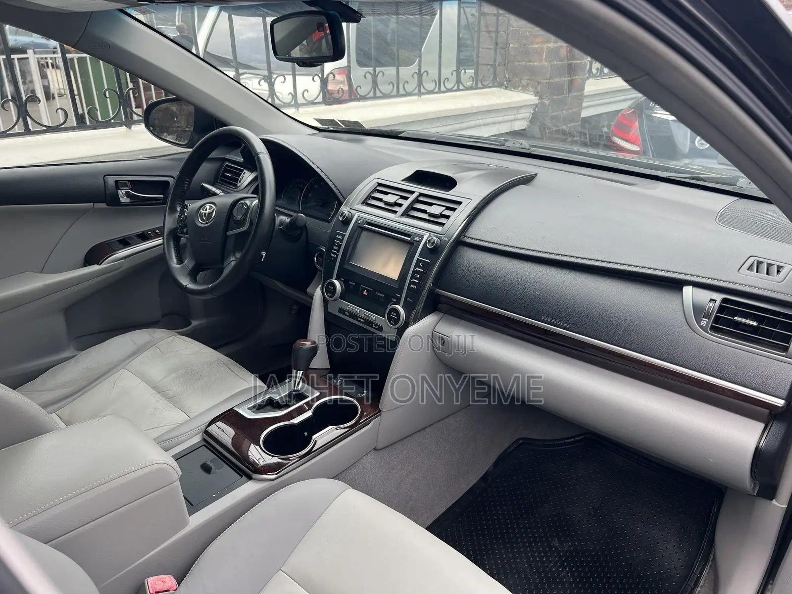 Toyota Camry XLE 4dr Sedan (2.5L 4cyl 6A) 2013 Black