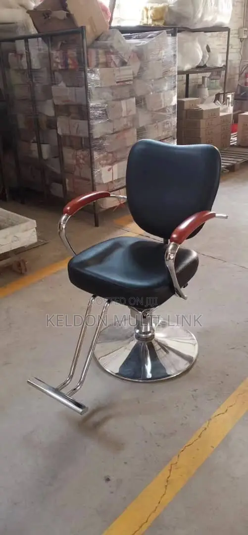 BarbersChair/Black /White Leather Saloon Chairs