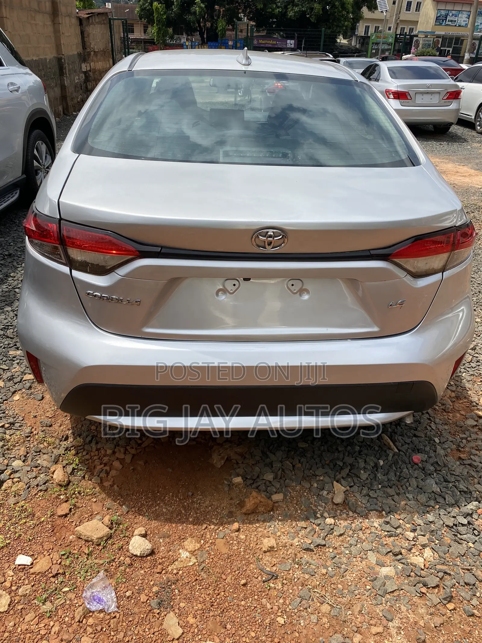 Toyota Corolla LE 2021 Silver