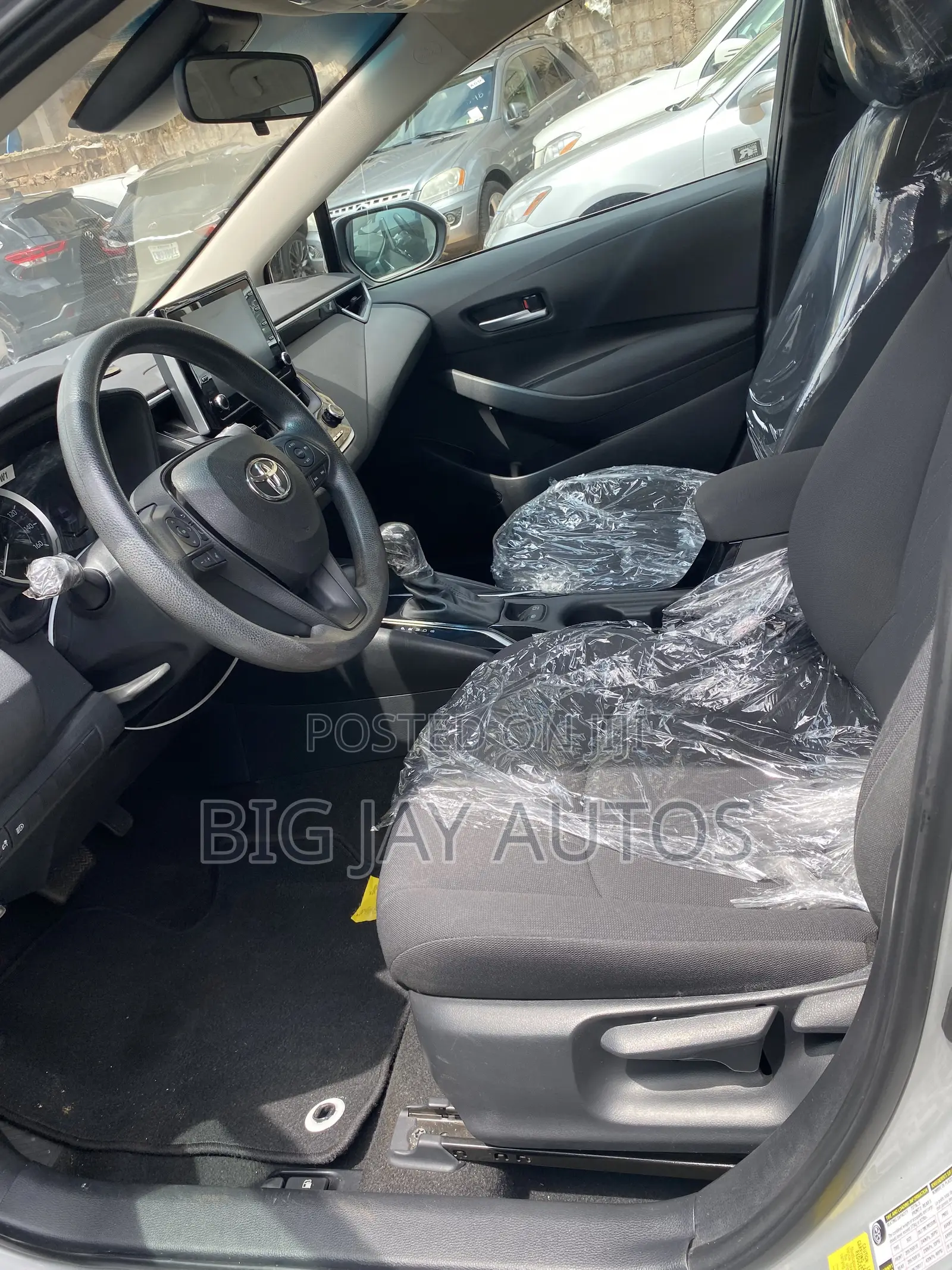 Toyota Corolla LE 2021 Silver