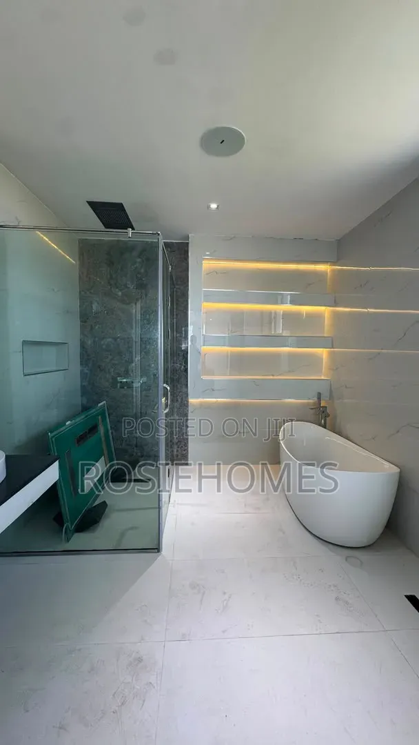 5bdrm Duplex in Cowrie Creek Estate, Ikate for rent