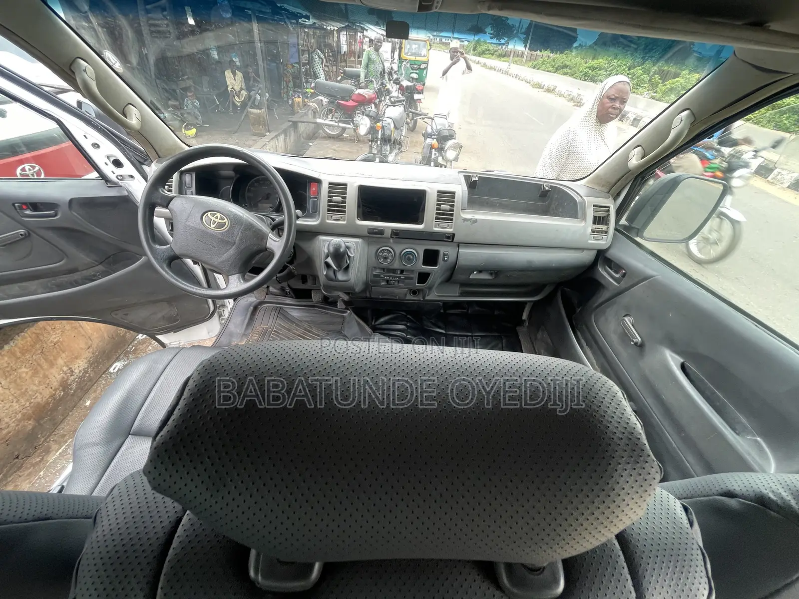 Toyota Grand HiAce 2002 White