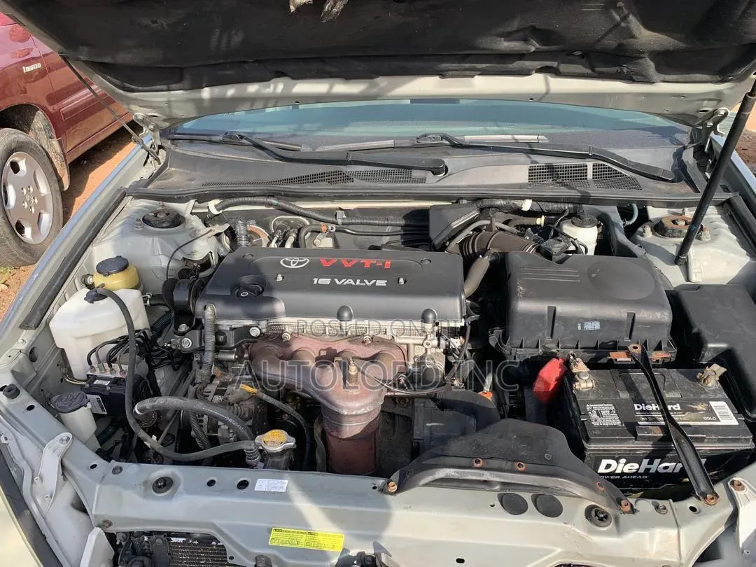 Toyota Camry 2005 Gray