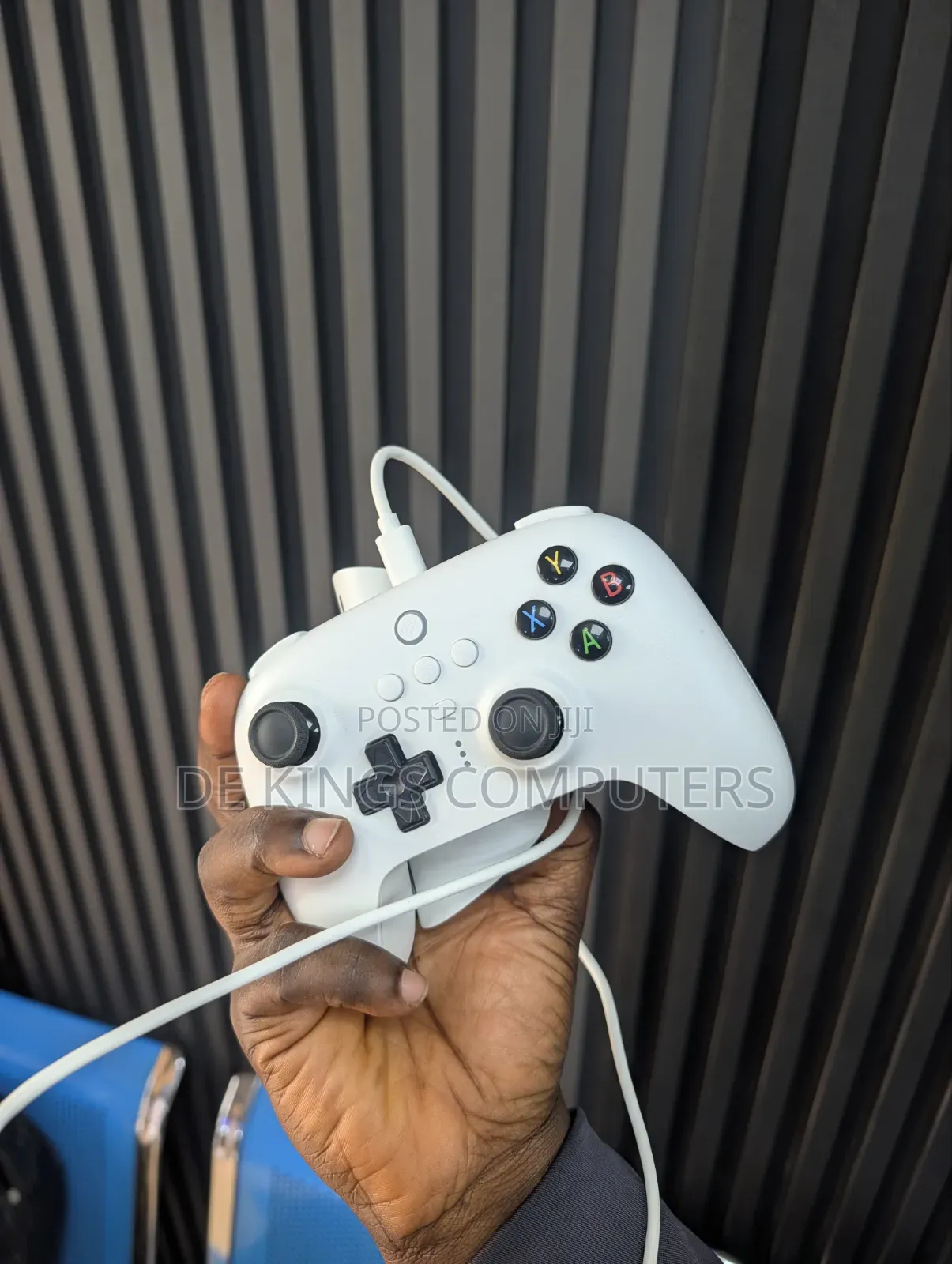 8BitDo Ultimate 2.4G Controller With Charging Dock