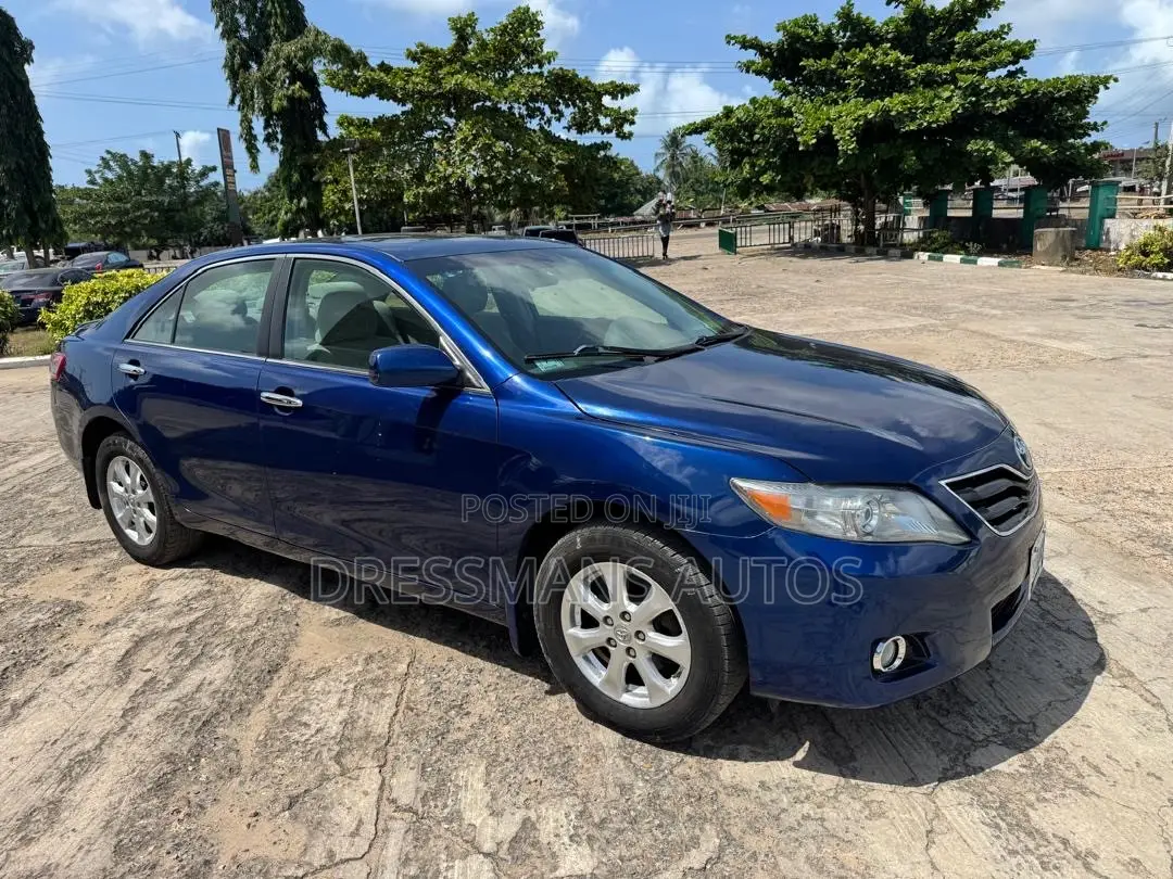 Toyota Camry 2011 Blue