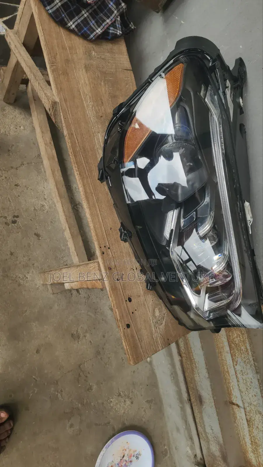 GLS550 2022 Passenger Side Headlight