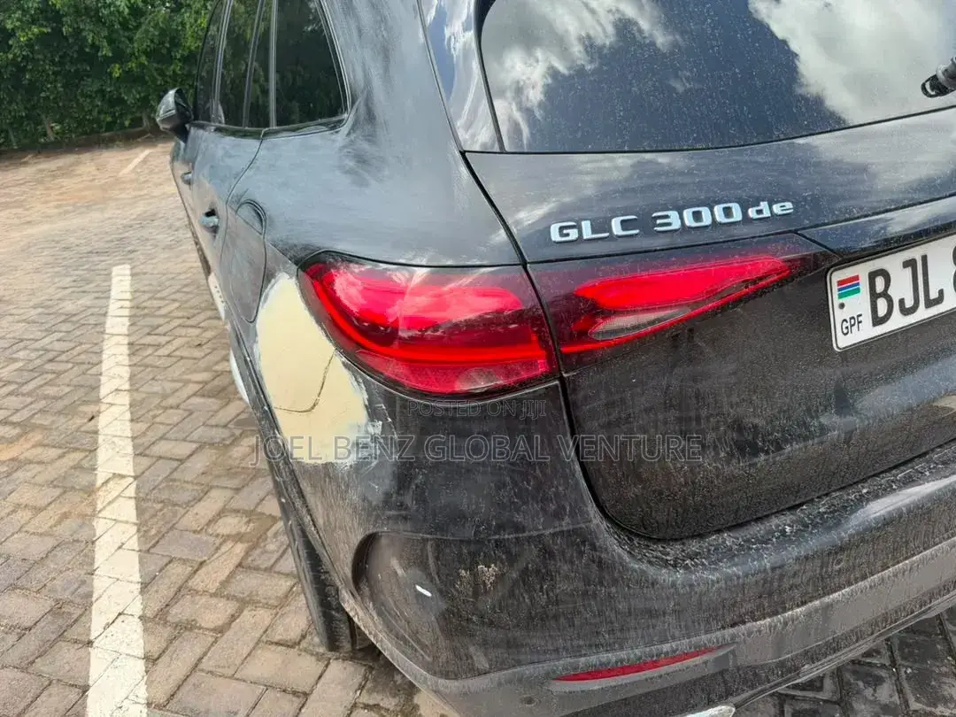 Glc300 2024 Front Drive Side Headlight