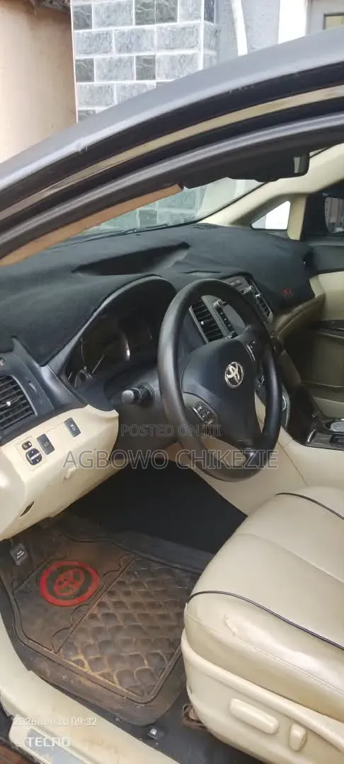 Toyota Venza 2010 Gray