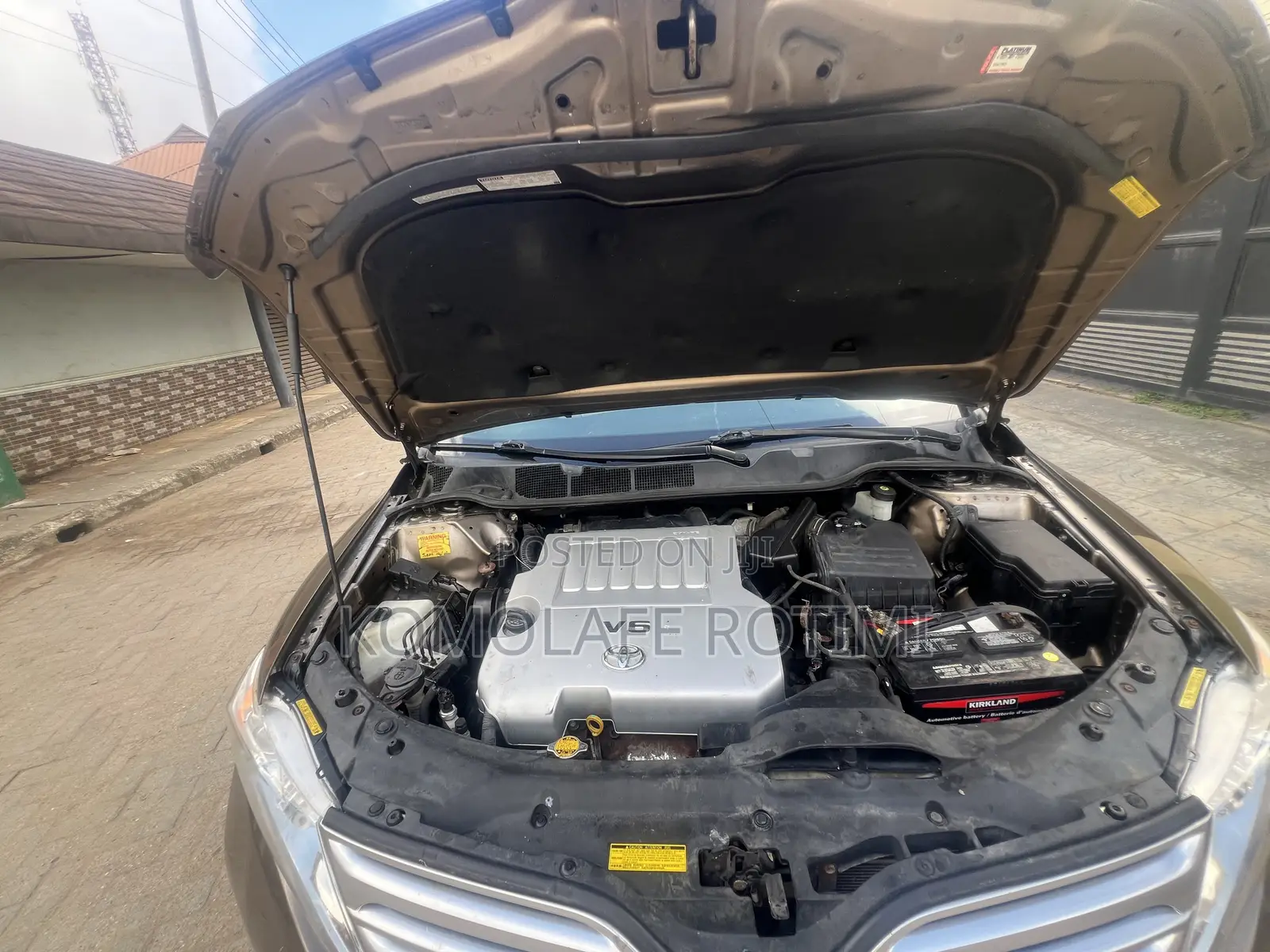 Toyota Venza V6 AWD 2010 Gold