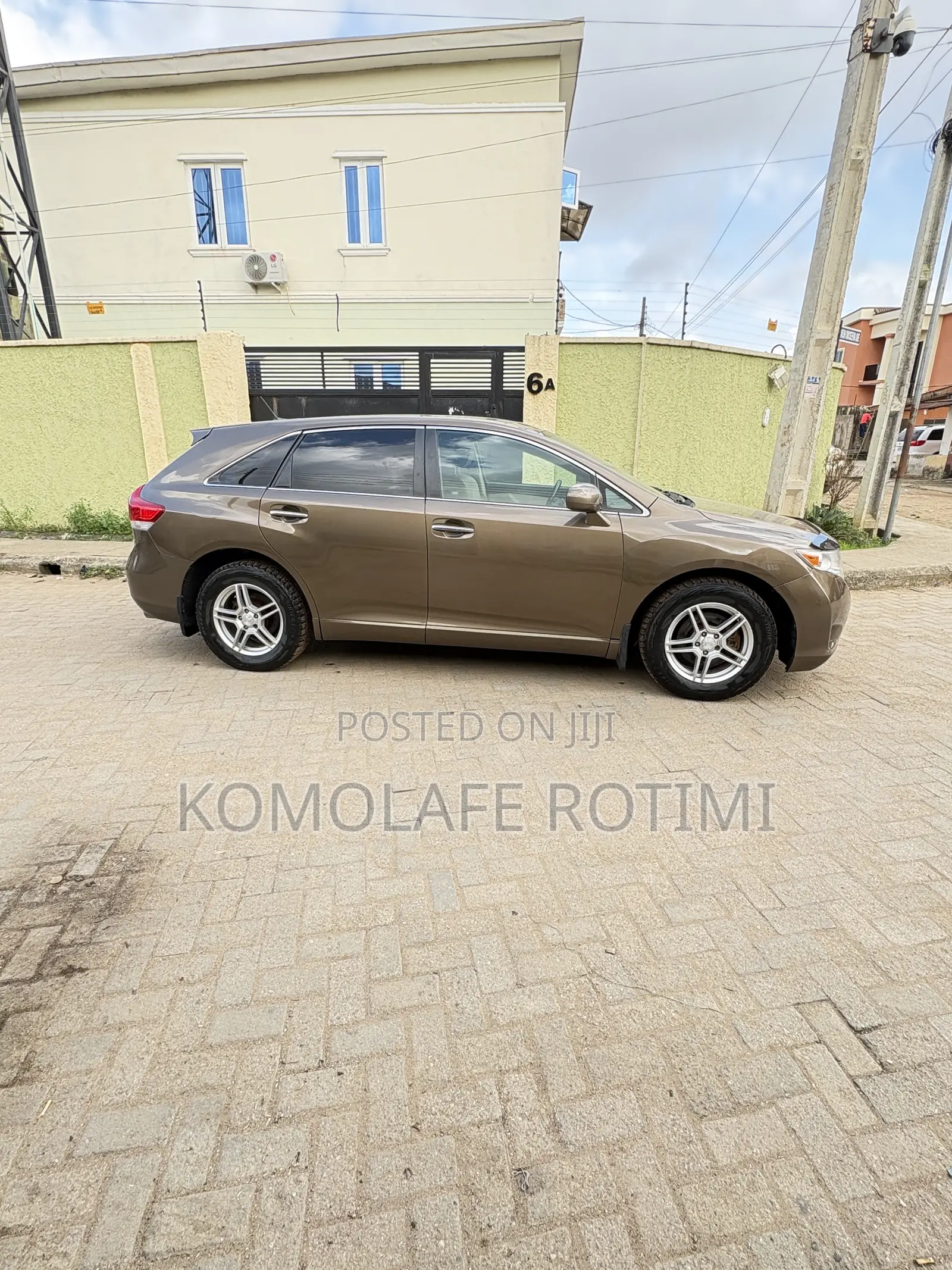 Toyota Venza V6 AWD 2010 Gold